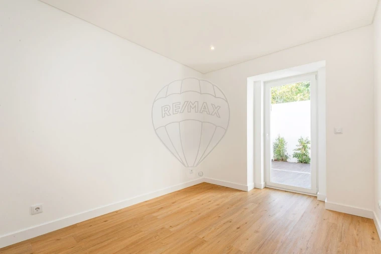 Moradia T4 para Venda em Olivais Foto 6