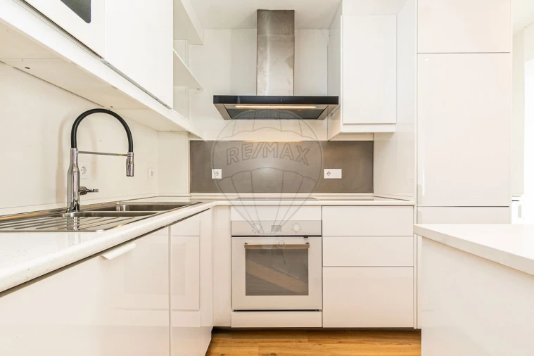 Moradia T4 para Venda em Olivais Foto 21