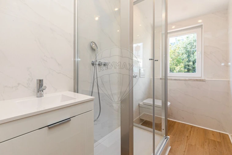 Moradia T4 para Venda em Olivais Foto 14