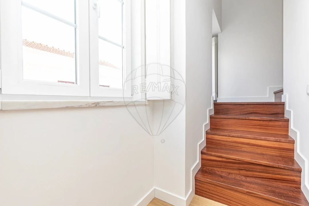 Moradia T4 para Venda em Olivais Foto 8