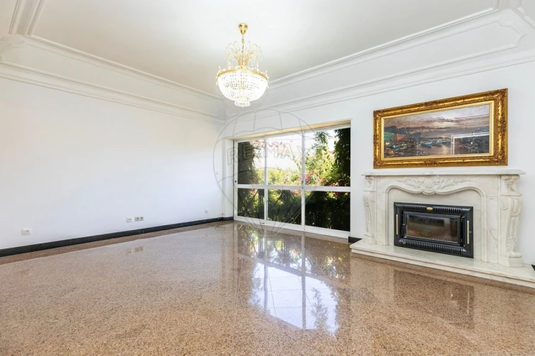 Moradia T5 para Venda em Alvalade Foto 9