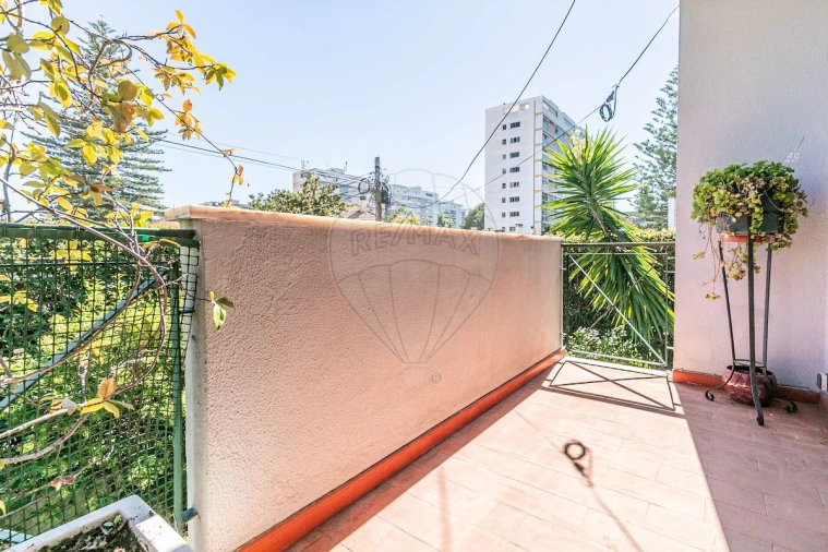 Moradia T5 para Venda em Alvalade Foto 14