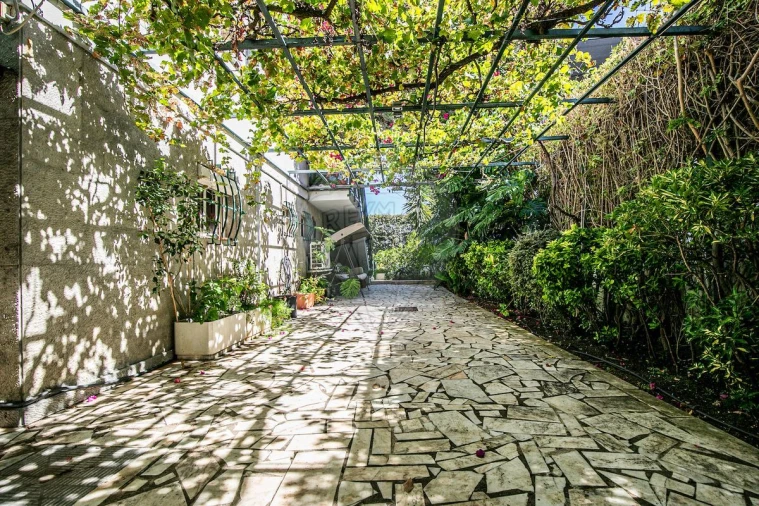 Moradia T5 para Venda em Alvalade Foto 35