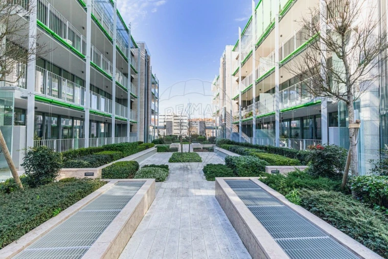 Apartamento T4 para Venda em Marvila Foto 42