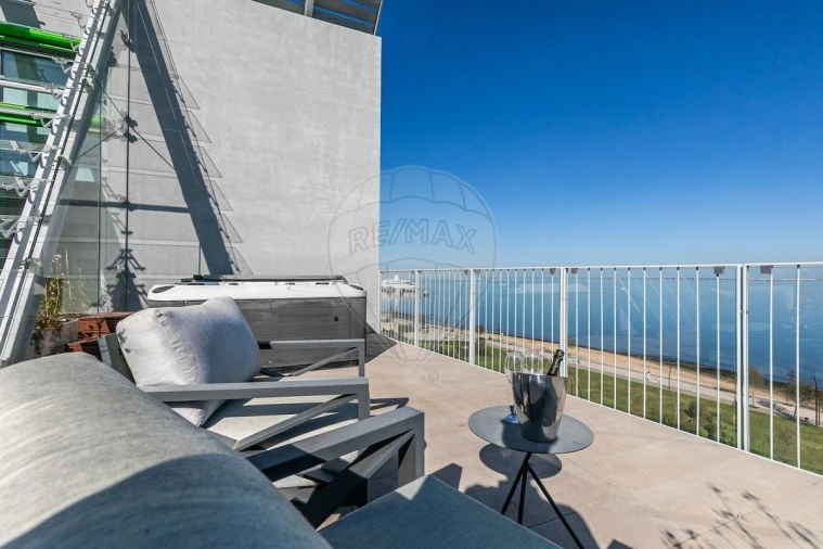 Apartamento T4 para Venda em Marvila Foto 24