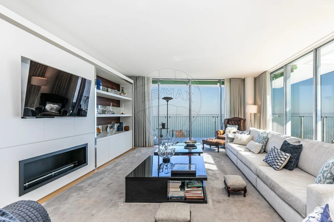 Apartamento T4 para Venda em Marvila Foto 3