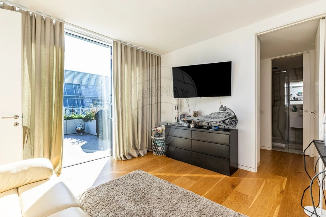 Apartamento T4 para Venda em Marvila Foto 33