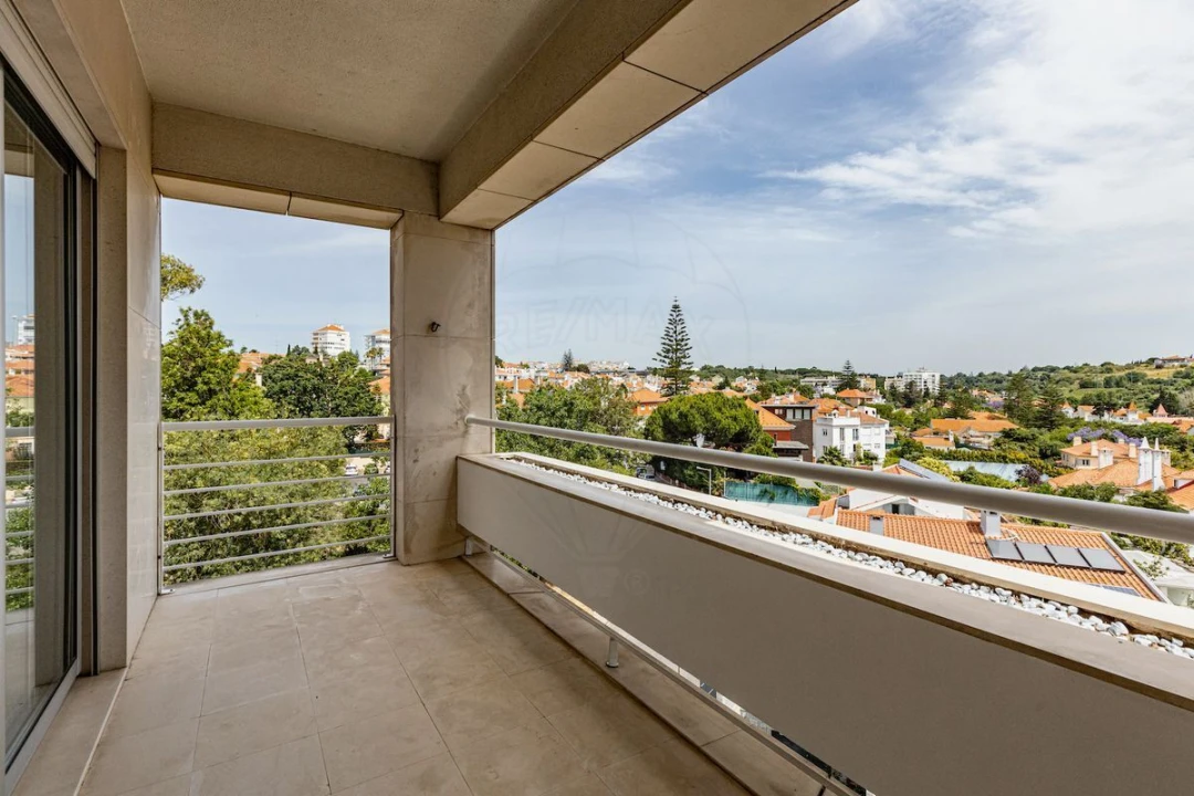 Apartamento T5 para Venda em Alvalade Foto 1