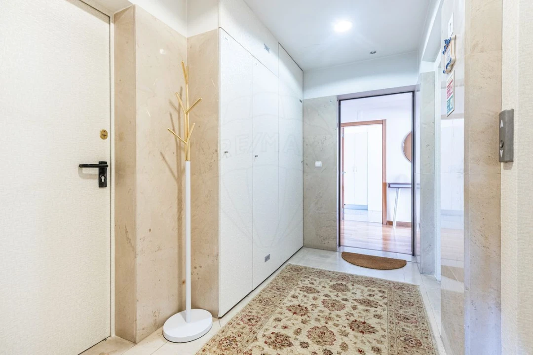 Apartamento T5 para Venda em Alvalade Foto 23