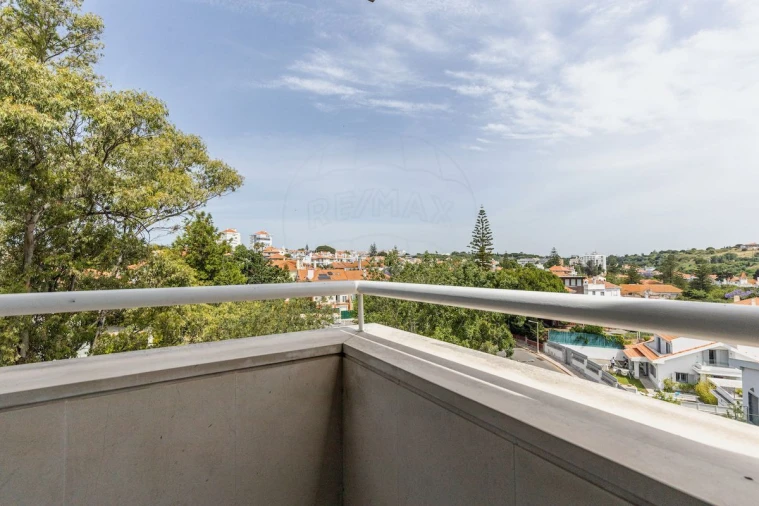 Apartamento T5 para Venda em Alvalade Foto 4