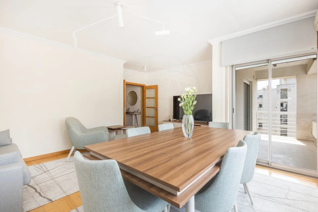 Apartamento T5 para Venda em Alvalade Foto 28