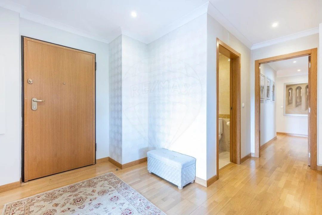 Apartamento T5 para Venda em Alvalade Foto 22