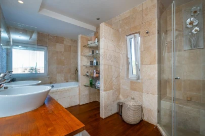 Moradia T6 para Venda em Belém