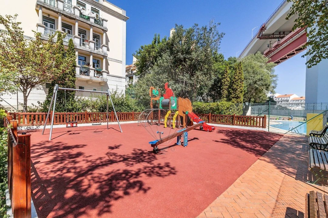 Apartamento T2 para Venda em Alcantara Foto 4