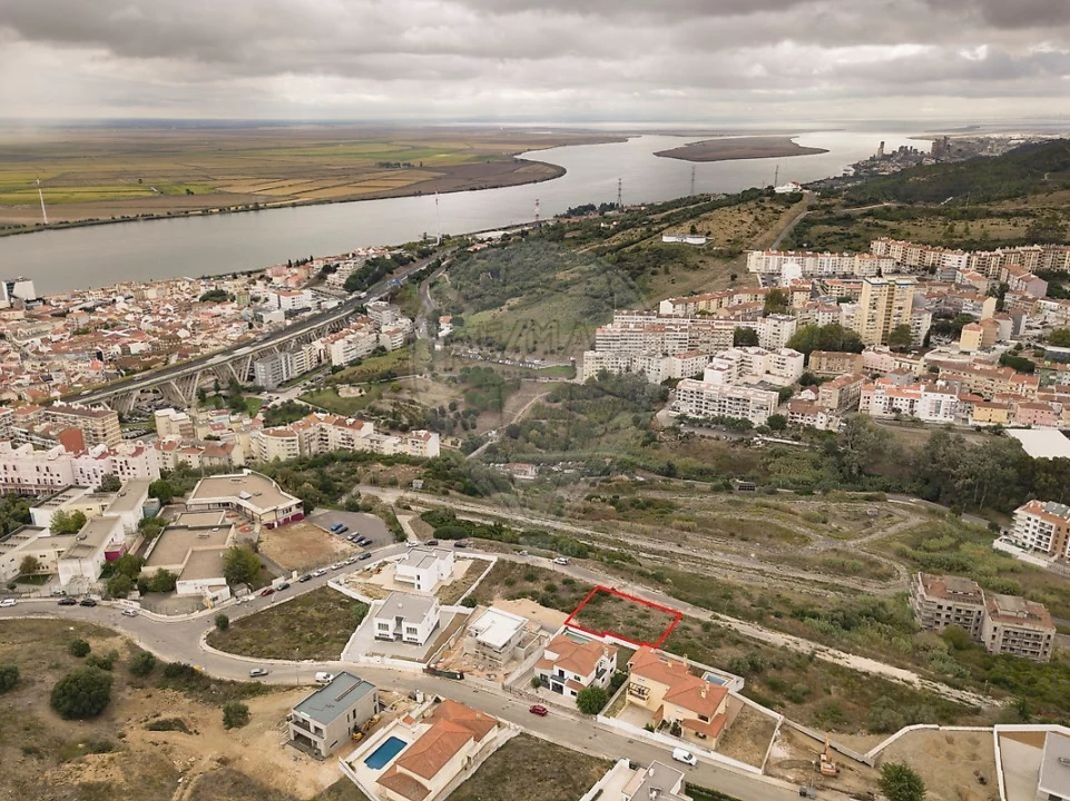 Terreno para Venda em Vila Franca de Xira Foto 1