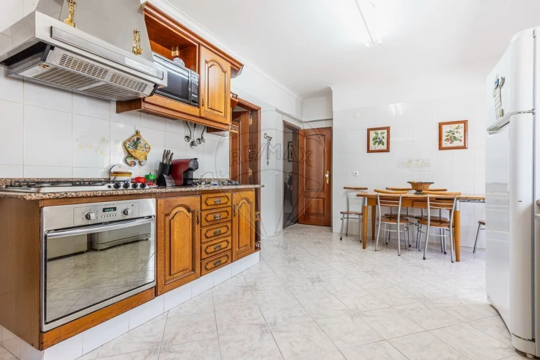 Moradia T4 para Venda em Amora Foto 26