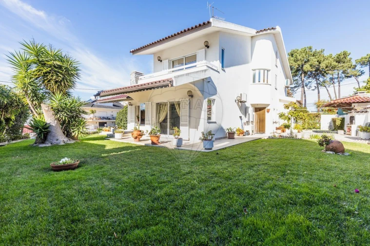 Moradia T4 para Venda em Amora Foto 4