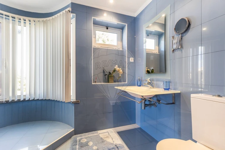 Moradia T4 para Venda em Amora Foto 17