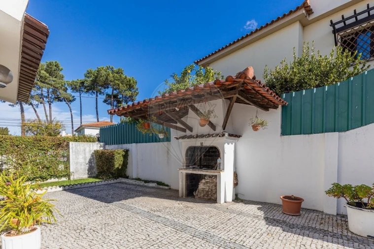 Moradia T4 para Venda em Amora Foto 27