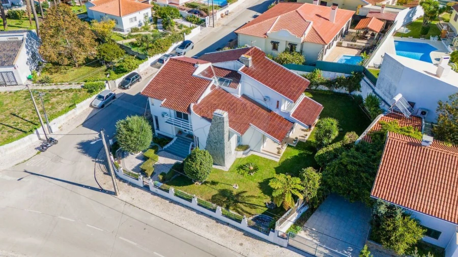 Moradia T4 para Venda em Amora Foto 1