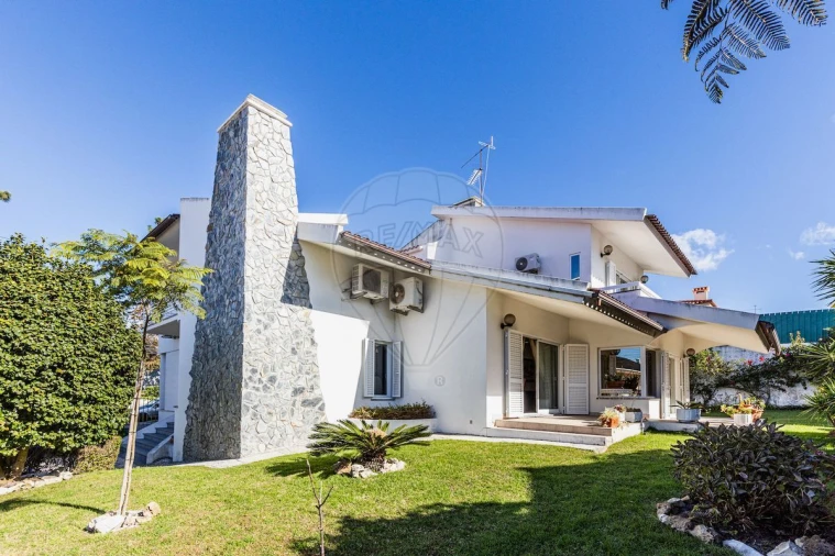 Moradia T4 para Venda em Amora Foto 2