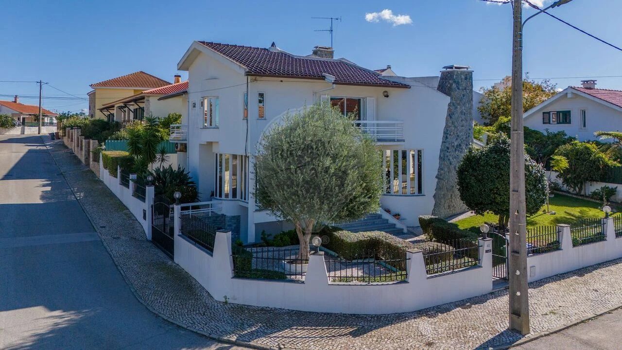 Moradia T4 para Venda em Amora Foto 3