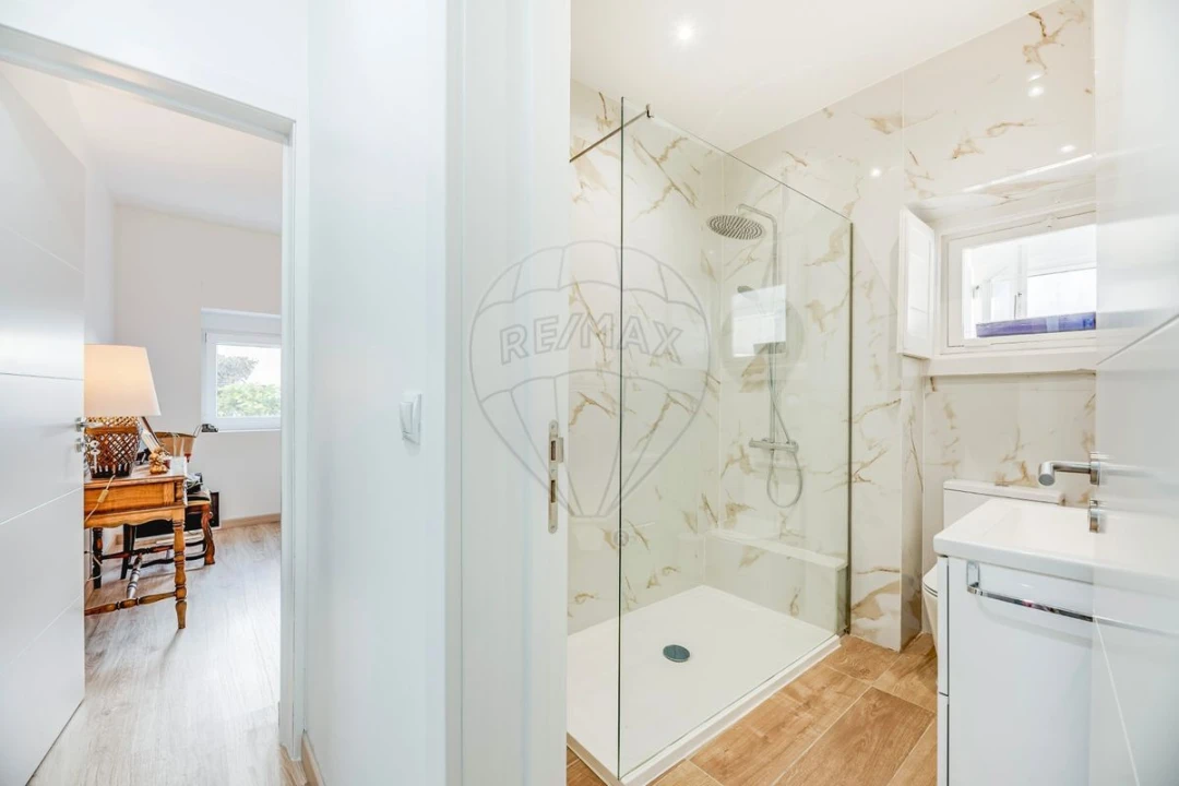 Moradia T5 para Venda em Barcarena Foto 30