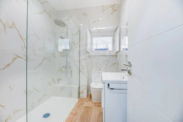 Moradia T5 para Venda em Barcarena Foto 17