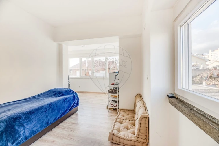 Moradia T5 para Venda em Barcarena Foto 32