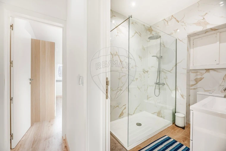 Moradia T5 para Venda em Barcarena Foto 24