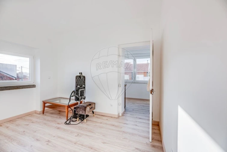 Moradia T5 para Venda em Barcarena Foto 25