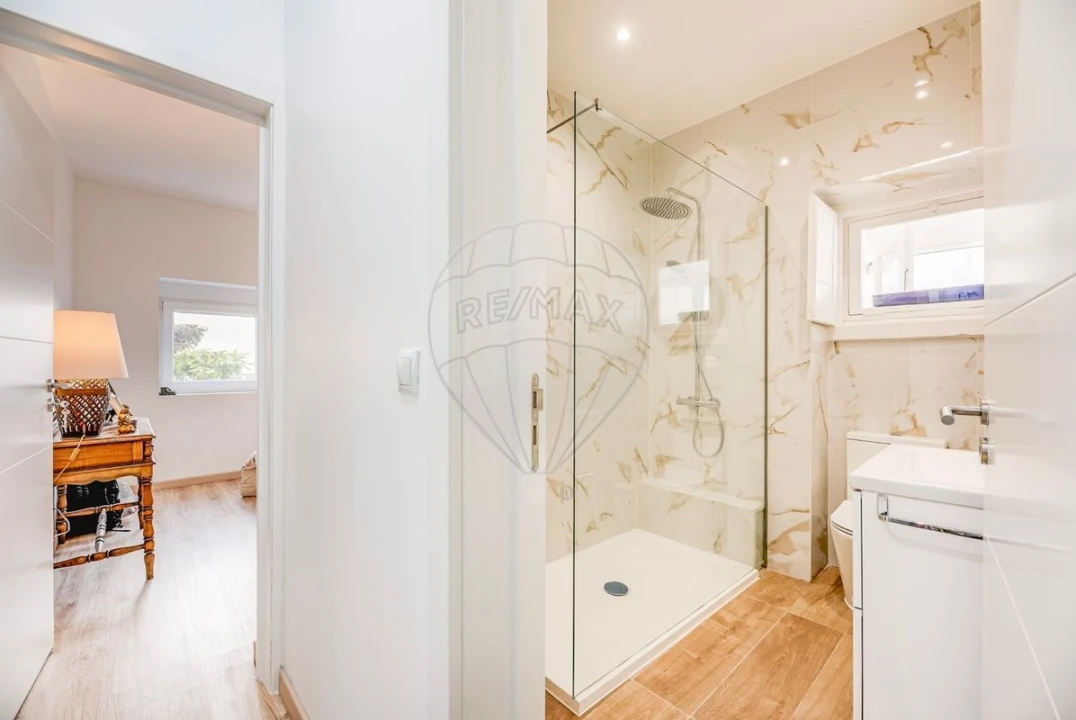 Moradia T5 para Venda em Barcarena Foto 18