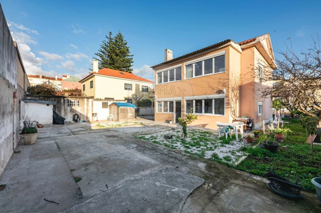 Moradia T5 para Venda em Barcarena Foto 36