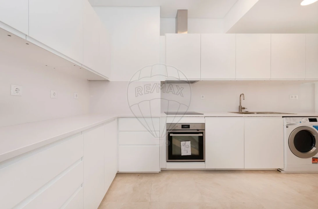 Apartamento T4 para Venda em Alvalade Foto 18