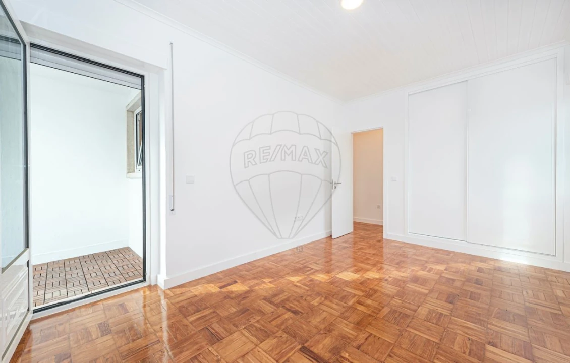 Apartamento T4 para Venda em Alvalade Foto 14