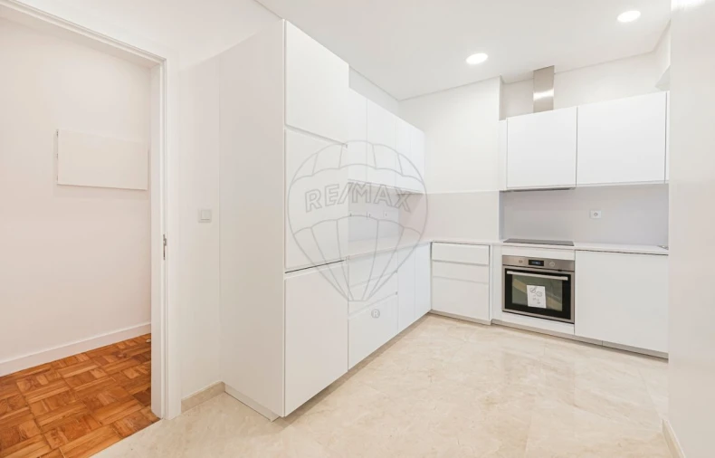 Apartamento T4 para Venda em Alvalade Foto 16