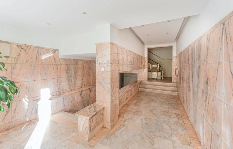 Apartamento T4 para Venda em Alvalade Foto 28