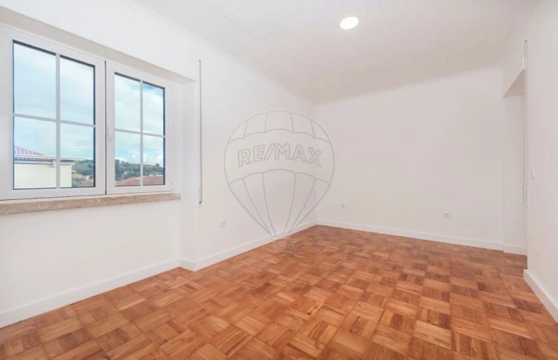 Apartamento T4 para Venda em Alvalade Foto 13