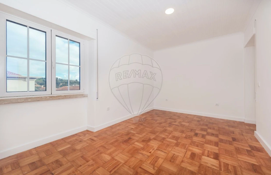 Apartamento T4 para Venda em Alvalade Foto 13