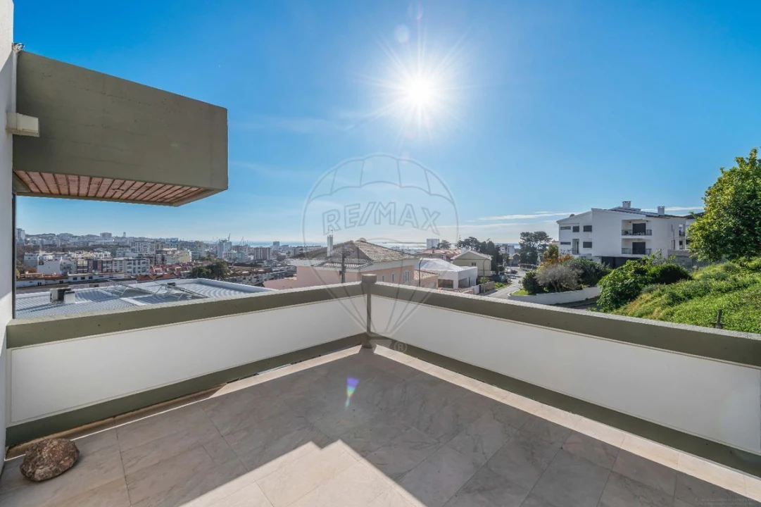 Moradia T5 para Venda em União das Freguesias de Setúbal Foto 19