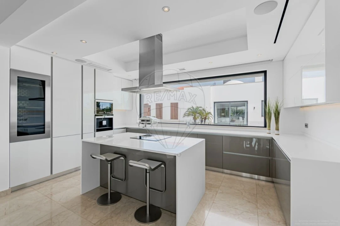 Moradia T8 para Venda em Porches Foto 16