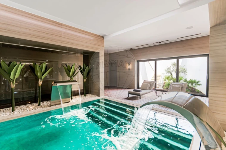 Moradia T8 para Venda em Porches Foto 35