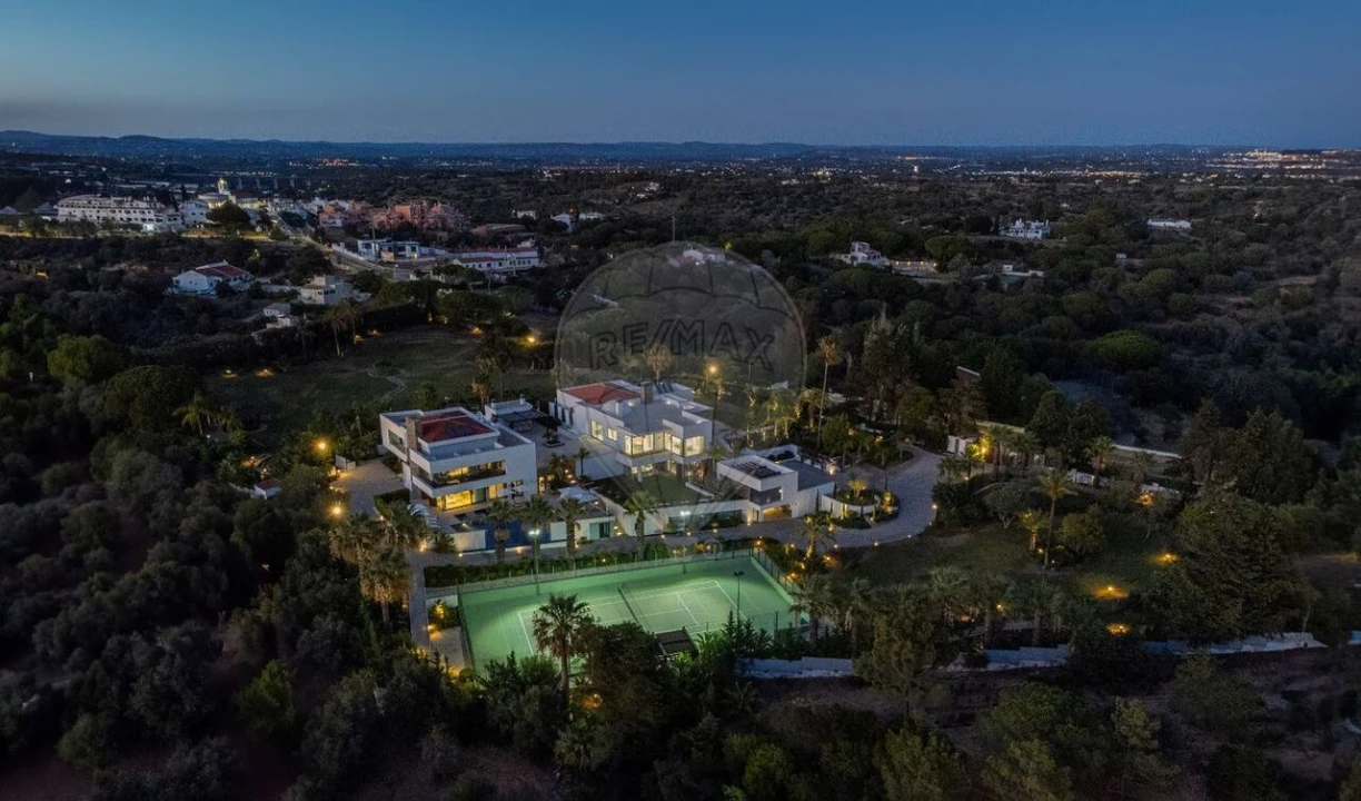 Moradia T8 para Venda em Porches Foto 2