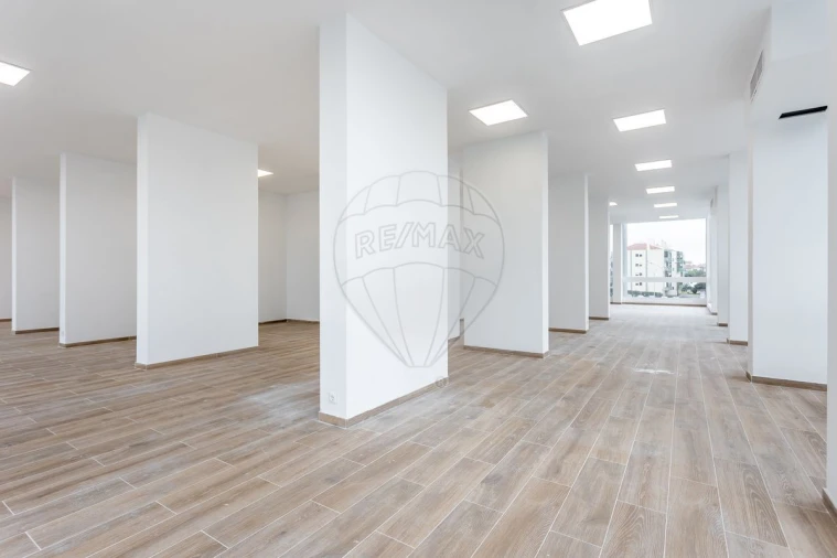 Loja para Venda em Algueirão-Mem Martins Foto 3