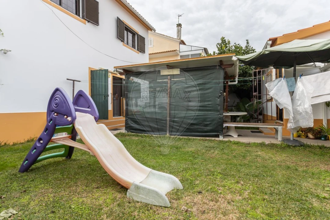 Moradia T2 para Venda em Quinta do Anjo Foto 27