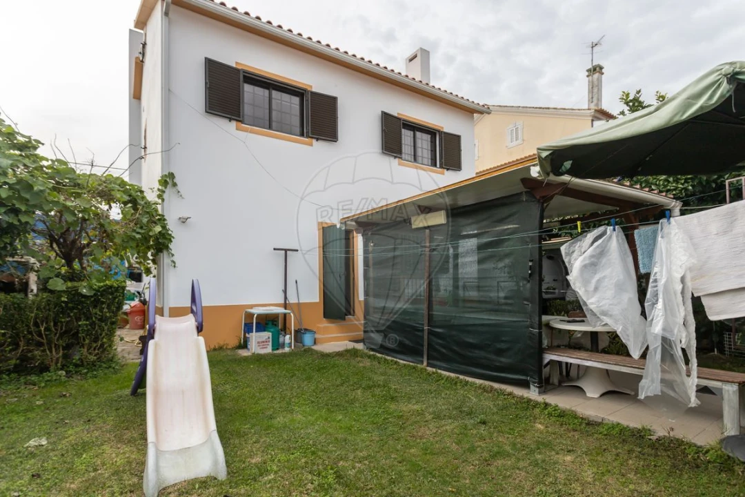 Moradia T2 para Venda em Quinta do Anjo Foto 26