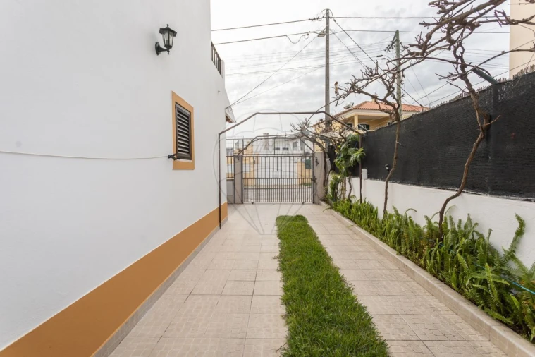 Moradia T2 para Venda em Quinta do Anjo Foto 4