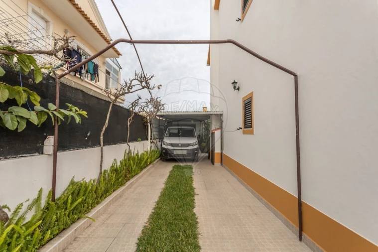 Moradia T2 para Venda em Quinta do Anjo Foto 5