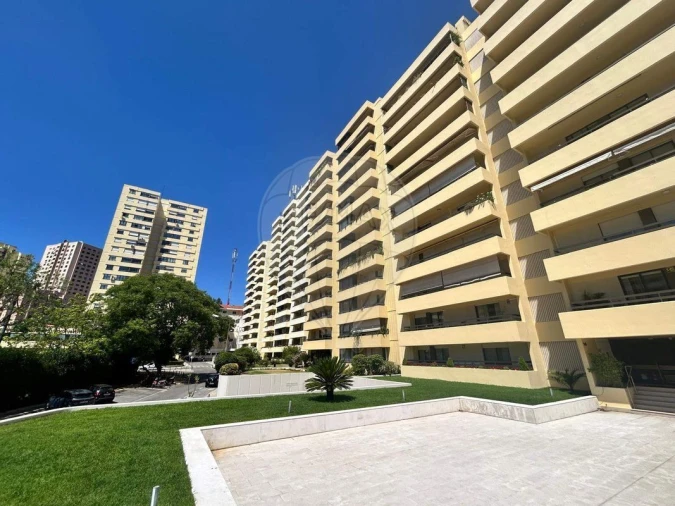 Apartamento T3 para Venda em São Domingos de Benfica Foto 6