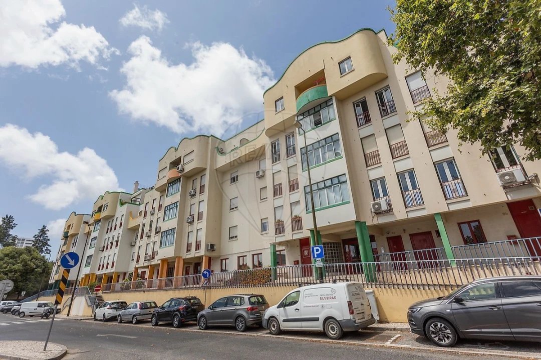 Apartamento T4 para Venda em Lumiar Foto 31